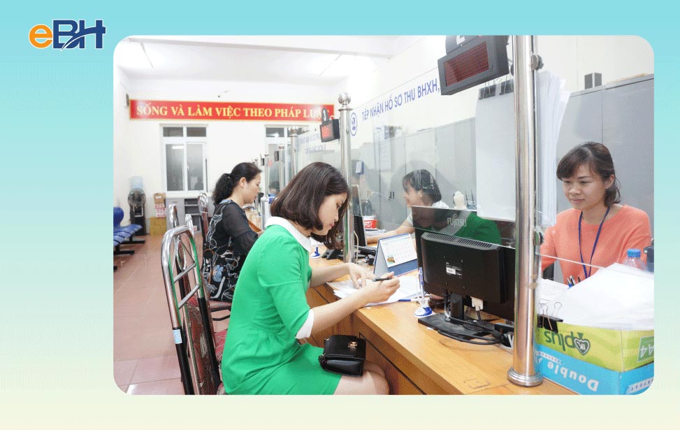 Bảo hiểm xã hội quận Ninh kiều hỗ trợ người giải quyết thủ tục BHXH